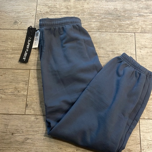 Aritzia Pants - TNA The Super Fleece Sweatpants NWT